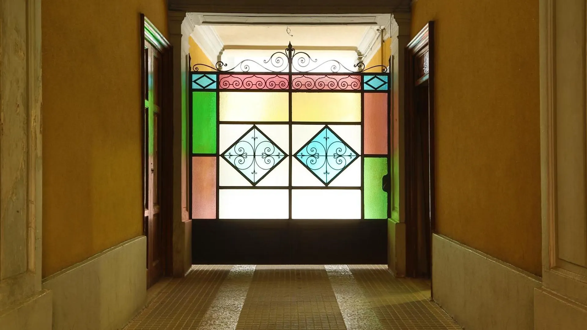 Suite Montenero Terme Milánó 0*,